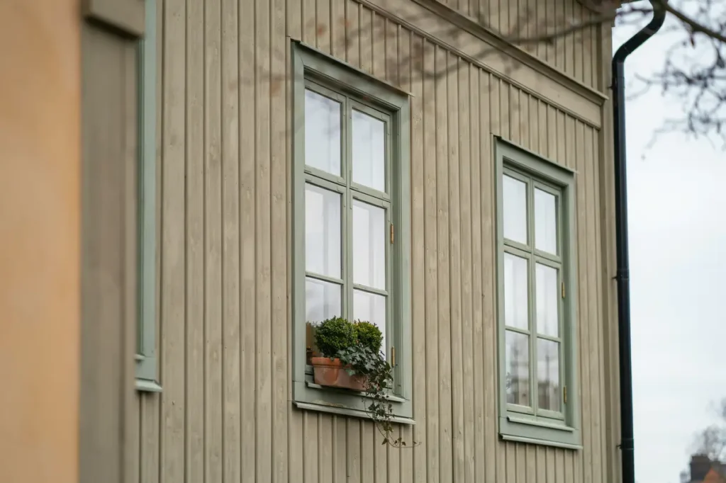 tr f nster renoverades med energiglas och t tlister i r cksta v llingby